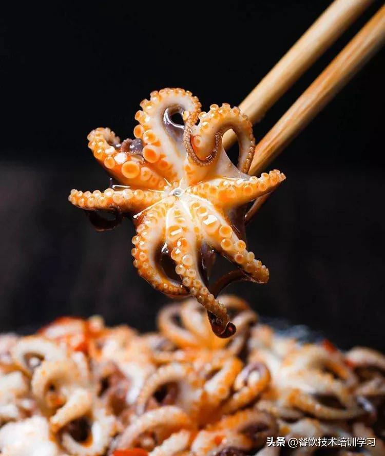 捞汁小八带 主料:小八带 调料:蚝油135克.