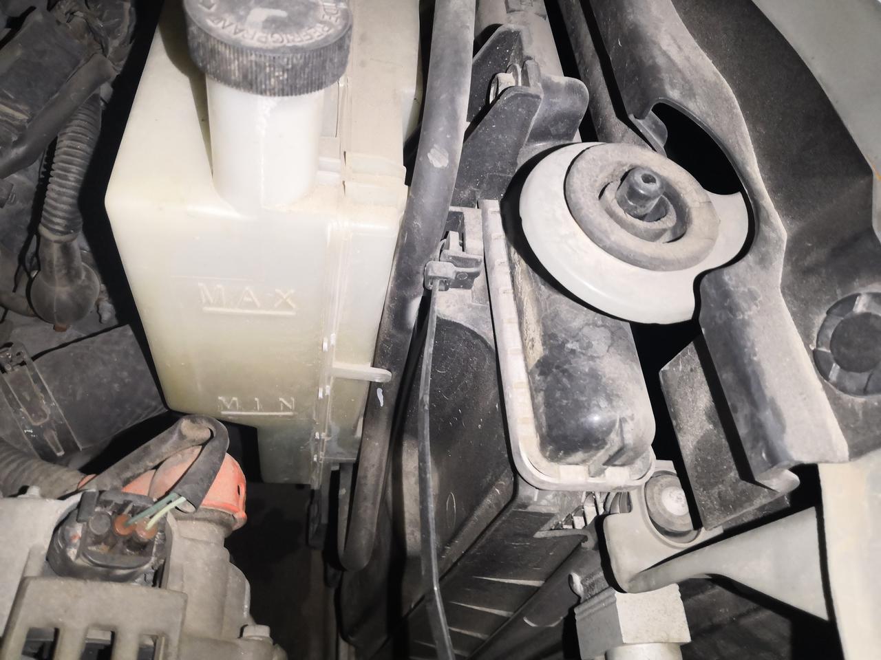 日产骊威水箱到这里了要添加和更换吗