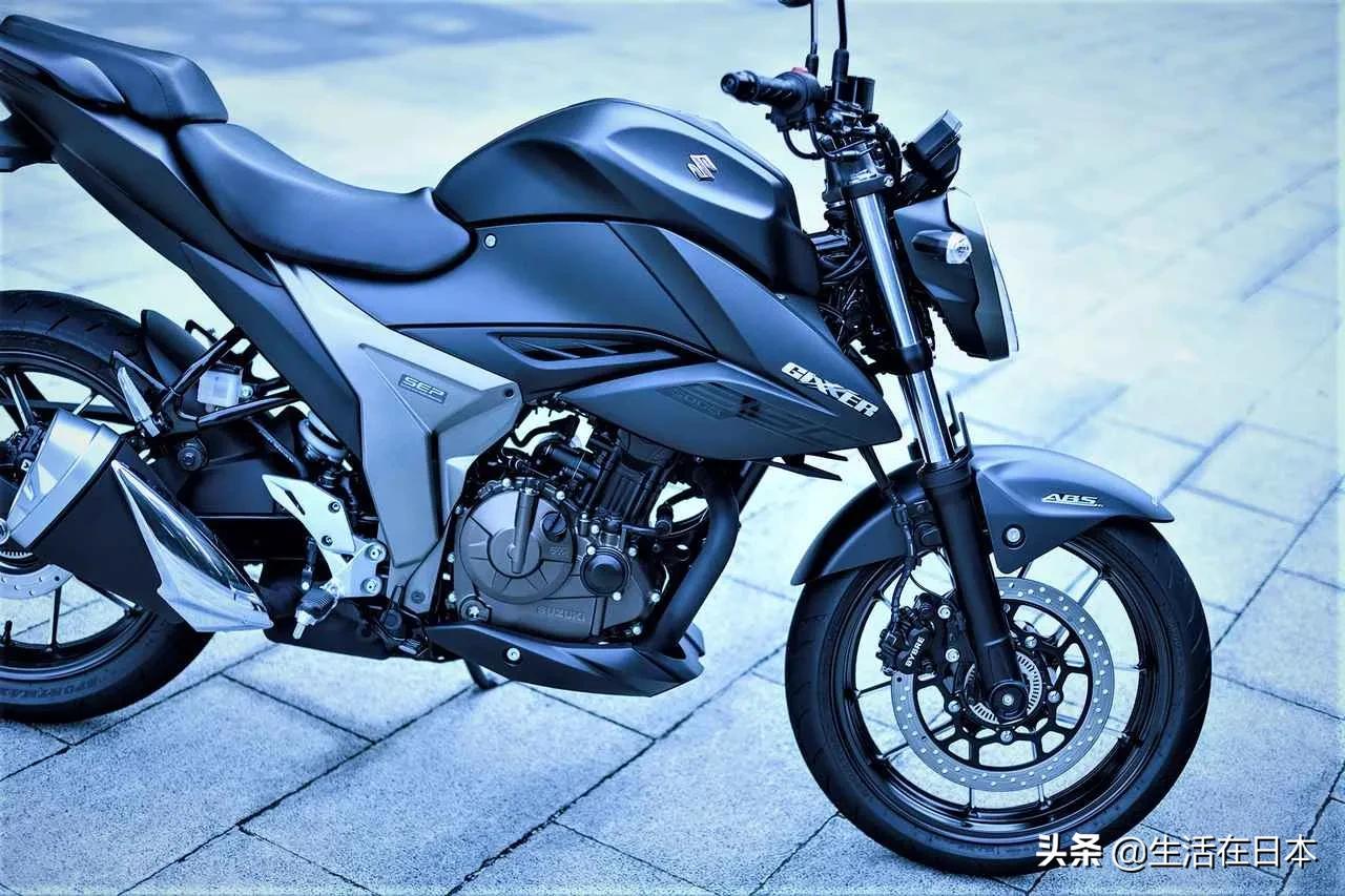 铃木新生代的轻量级gixxer极客飒250油冷系列,单缸是硬