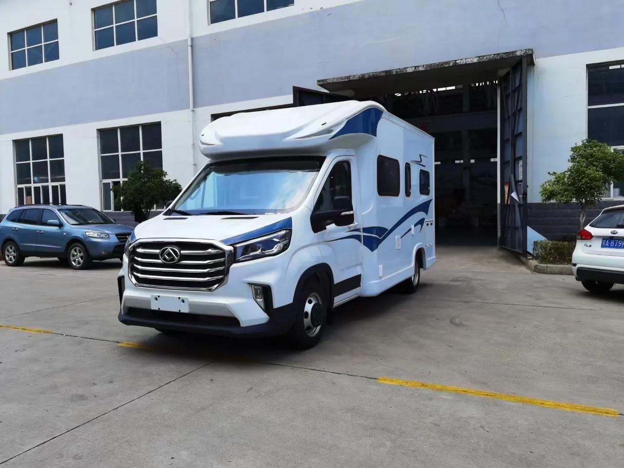 上汽大通v90小额头t型房车,柴油2.0t,150马力,6a