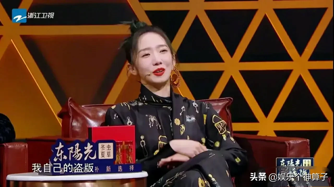 舞台|周传雄重返舞台被新人点评引争议 孟美岐自己可能都懵了