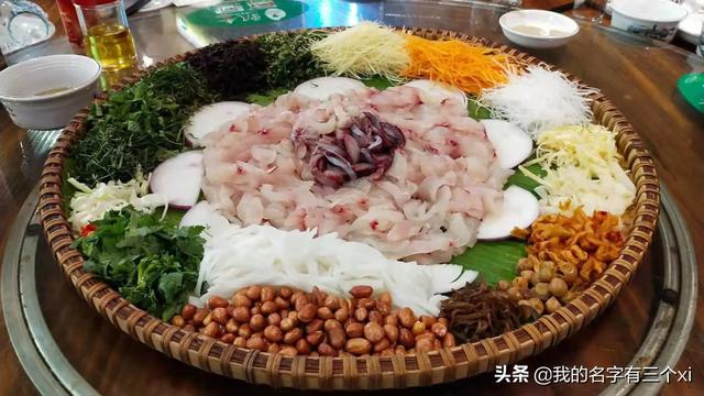 柠檬带你看横县鱼生美食,配料足,做法吃法独特,看见口水都想流