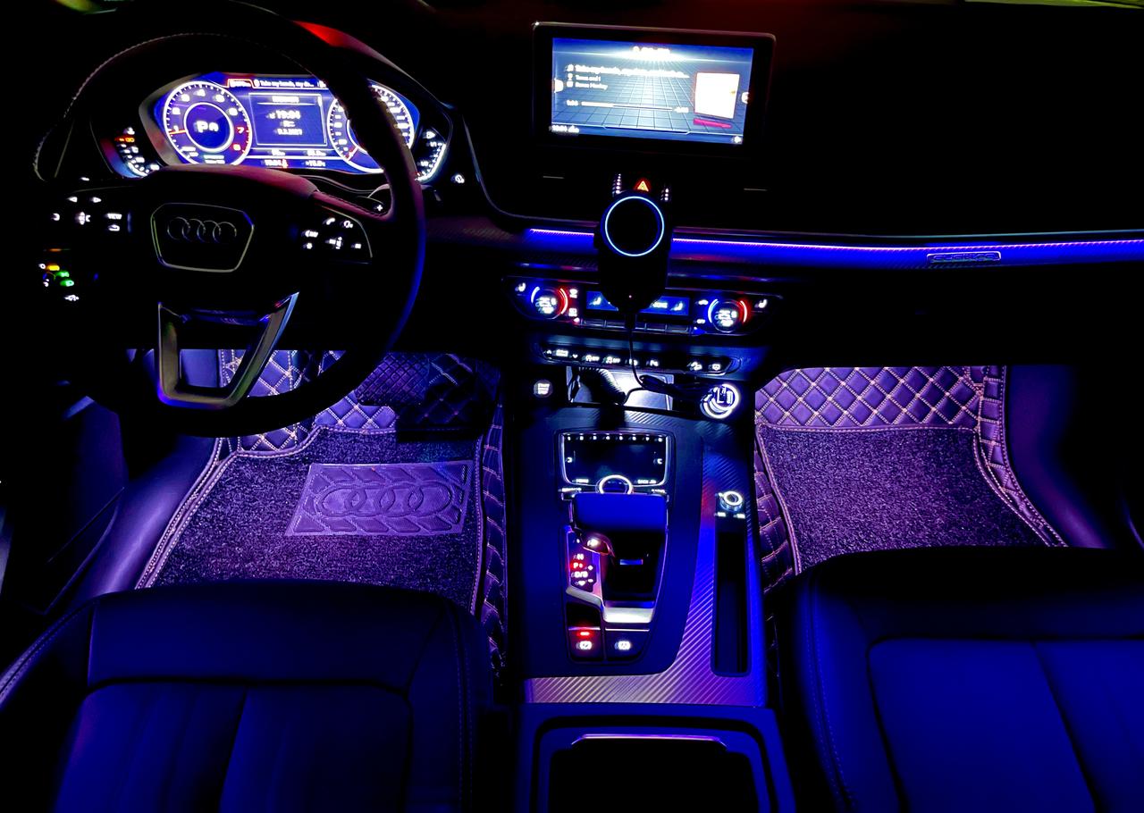 原车自带的氛围灯日落之后效果爆赞!要是无线的carplay就