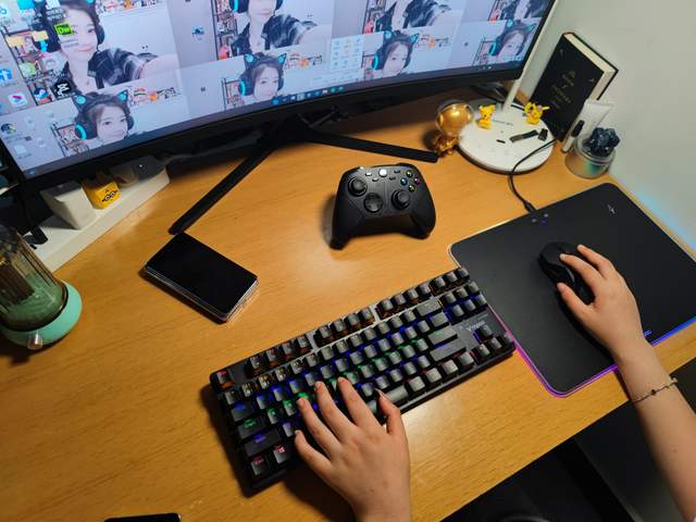 雷柏V500Pro-87机械键盘评测：既能无线连接也能有线连接