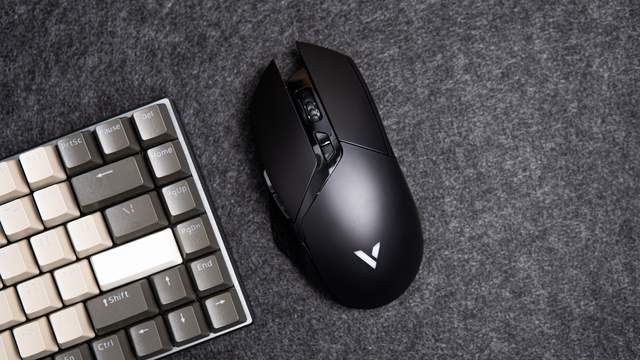 FPS游戏玩家新选择,能甩狙的雷柏V30W无线游戏鼠标