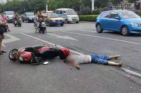 电动车和路人发生交通事故后，车主逃逸要承担刑事责任吗？-群益观察 -北京群益律师事务所