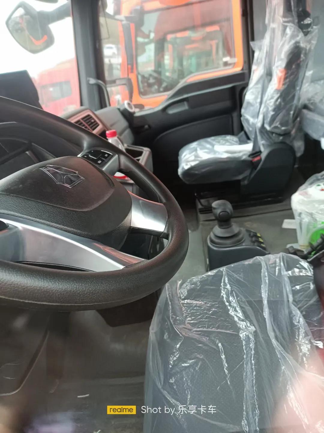 最后几台汕德卡510马力曼机国五amt自动挡带液力缓速器速比285双油箱