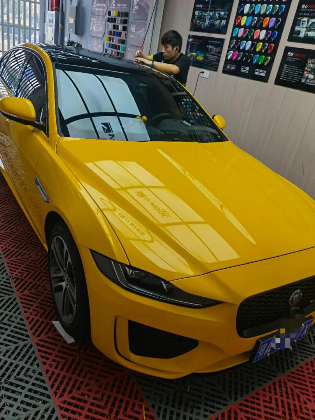 捷豹xel车身改色,超亮水晶葵花黄完工,趁着年轻,喜欢什么颜