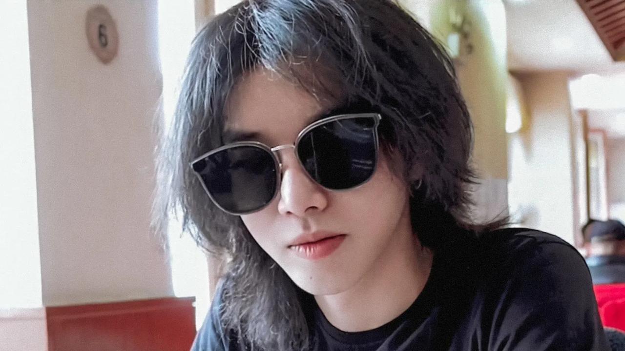 花花华晨宇全新长发造型太帅了太帅了