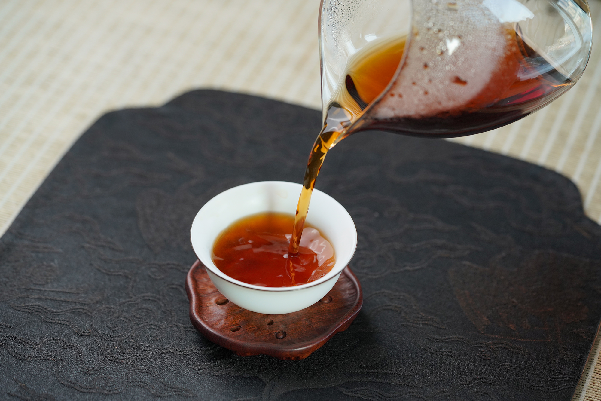 小喜年：获得“国际名茶金奖”的普洱熟茶，是什么味道的？