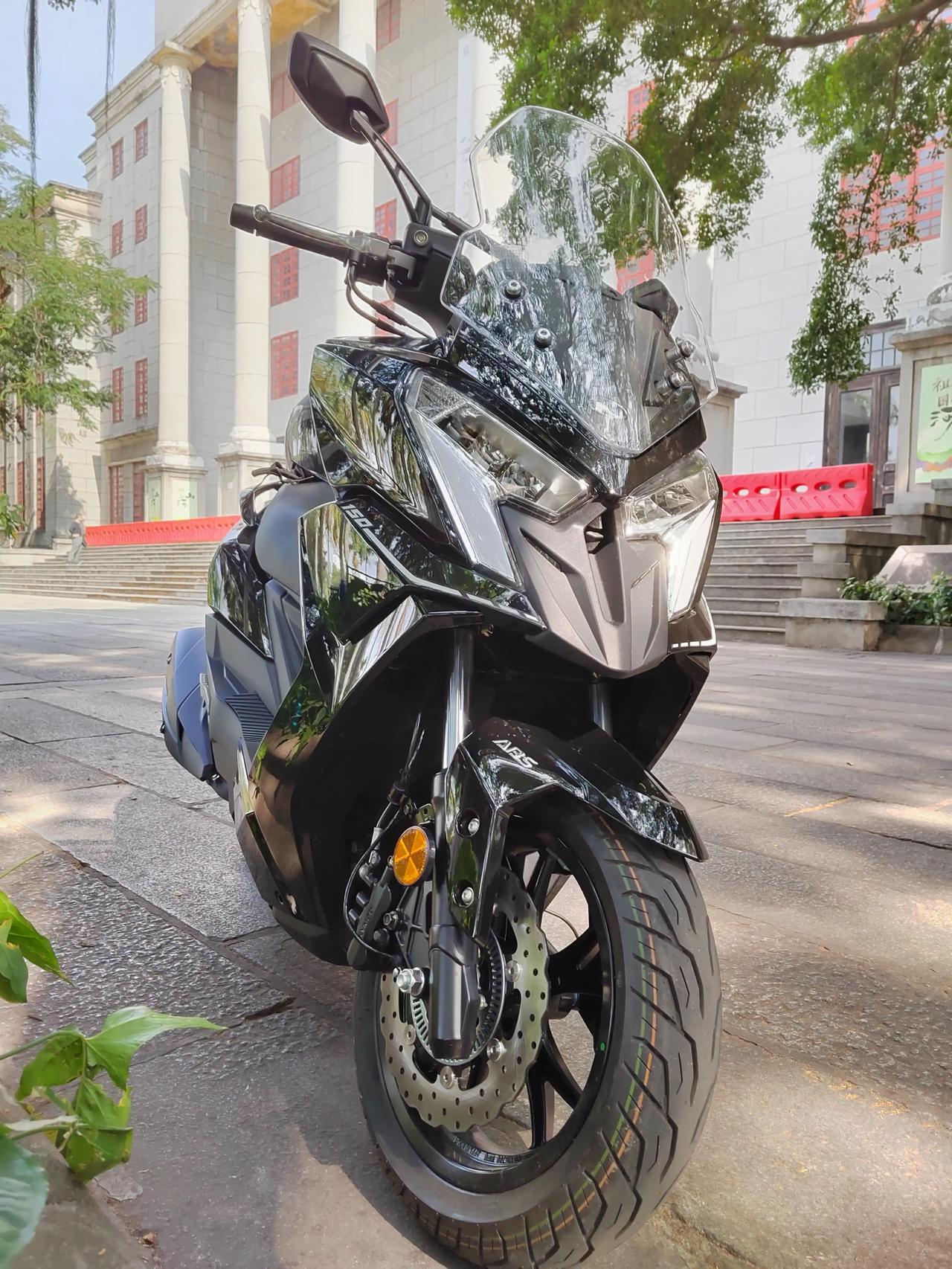 光阳今年的新品rks150.,也叫racing x150