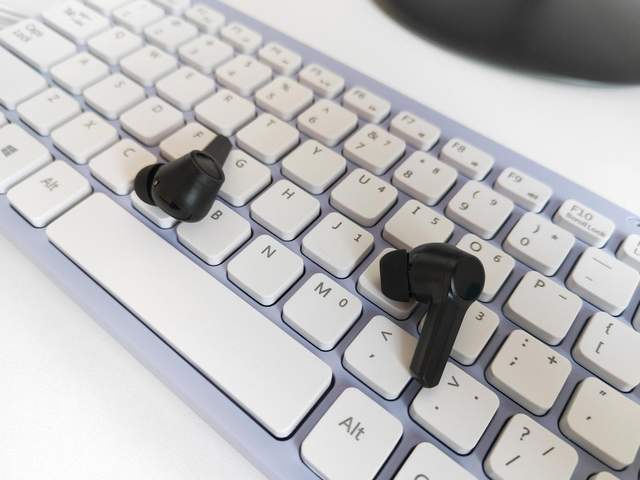 专为电竞游戏量身打造——漫步者GT4 S雷霆版双模游戏耳机体验测评