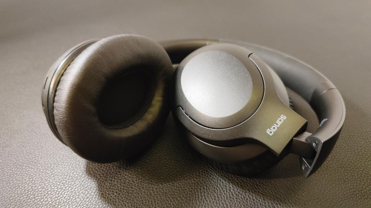 ANC主动降噪头戴耳机，可以完美阻隔外界噪音