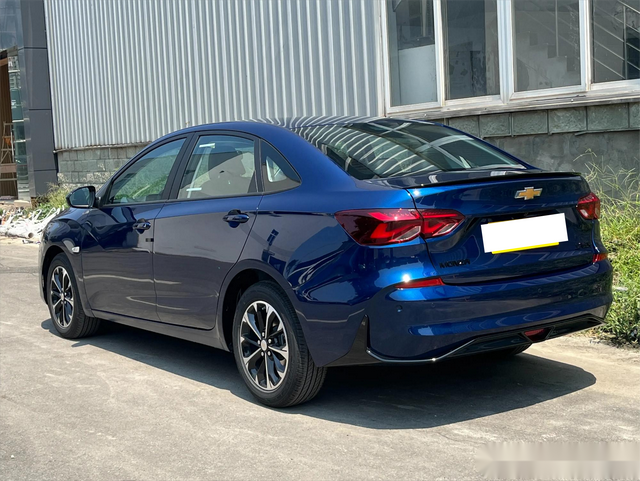 新款雪佛兰科鲁泽曝光!取消1.0t发动机,搭载全新双联屏