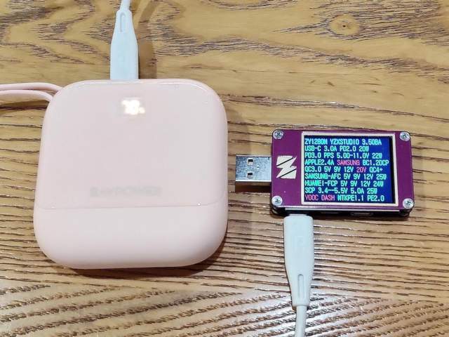 RAVPower自带线充电宝：圆润怡人设计，专为女性用户贴心而打造