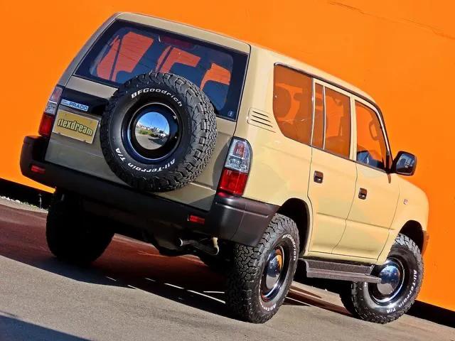 复古版丰田霸道改的很好看