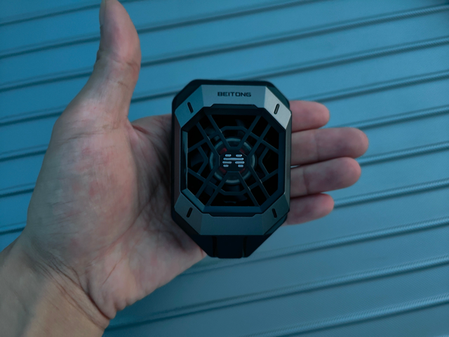 北通千机寒手机散热器，三种模式精智控温，游戏党必备