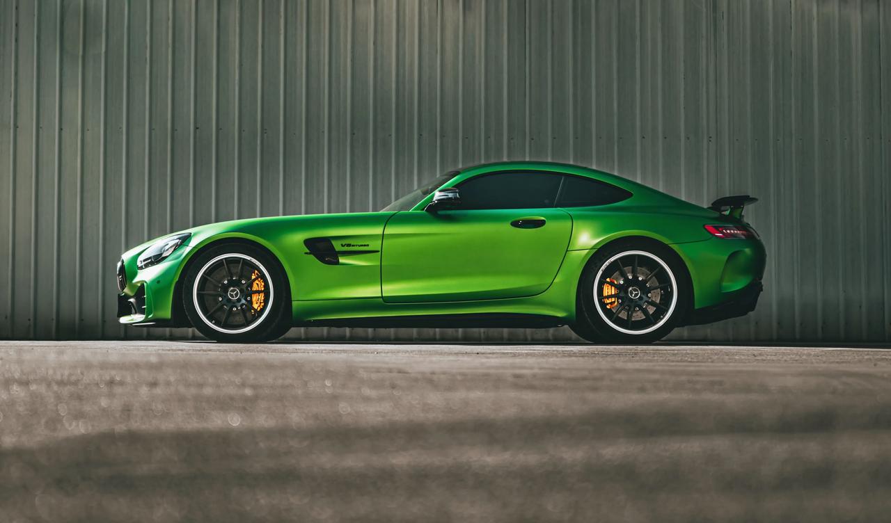 奔驰绿魔amg gt r 目前二级市场这个价位还有保时捷99