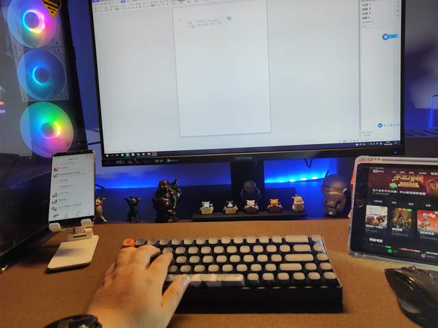 翘起来，更舒适——洛斐小翘三模机械键盘