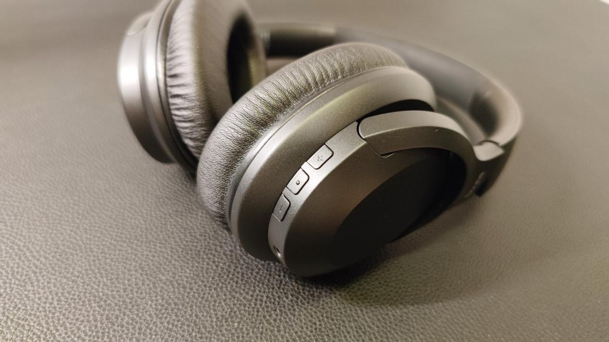 ANC主动降噪头戴耳机，可以完美阻隔外界噪音