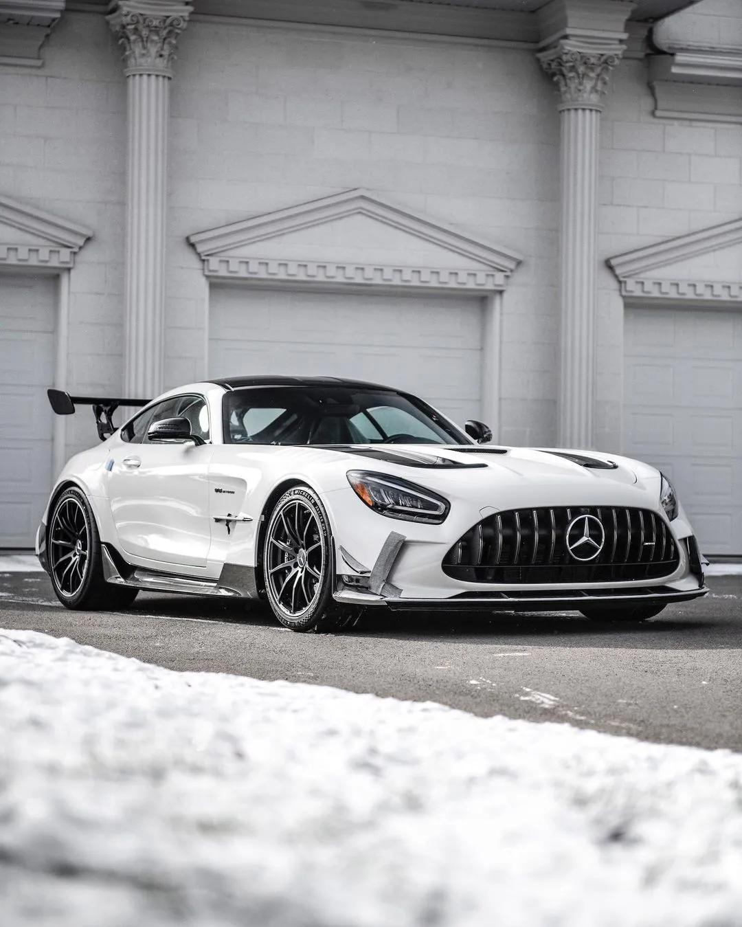 白色看着太舒服了梅赛德斯amggt超跑汽车奔驰