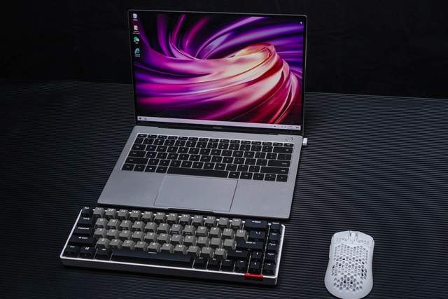 看着舒服，用着得劲，TT无线键鼠打造极简桌面好物