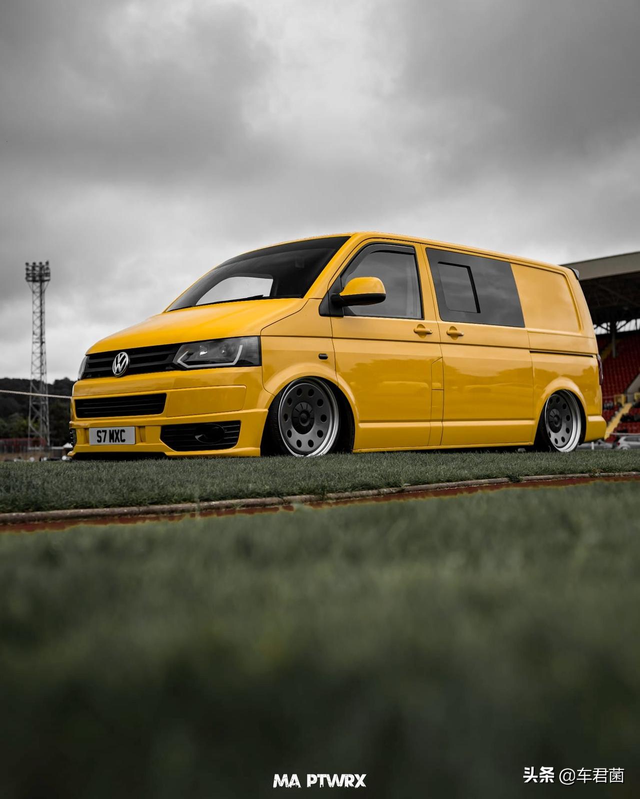 大众面包车低趴改装案例