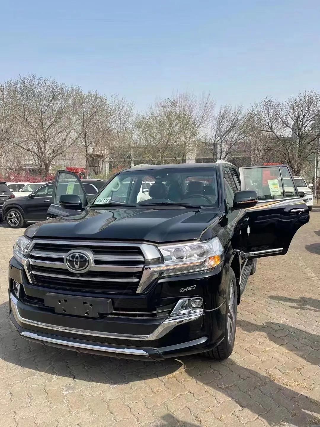 20款酷路泽5700 vxs 12气底升顶配版 黑/棕 国五