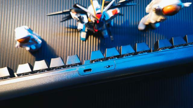 百元级别竟然是三模？而且是“海王”？！随意切换无压力！