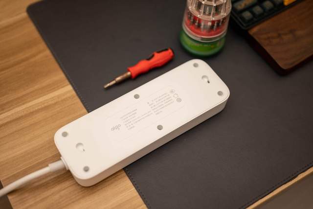 20多元的插排做工到底如何，aigo插线板AC0404拆解