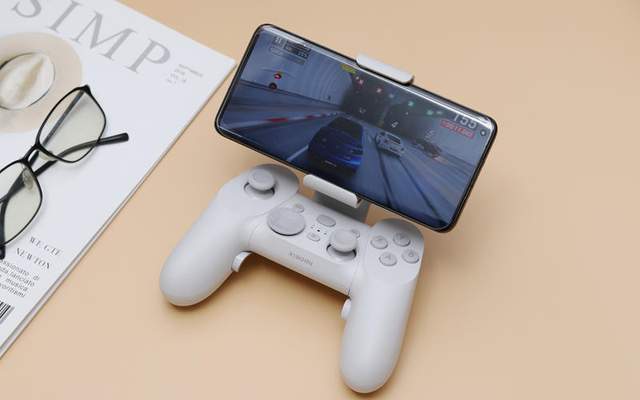 小米发布全新游戏手柄：无线连接，体验感控制