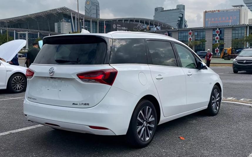 降价4万多,6座家用mpv别克gl6,一辆车满足全家出行!车