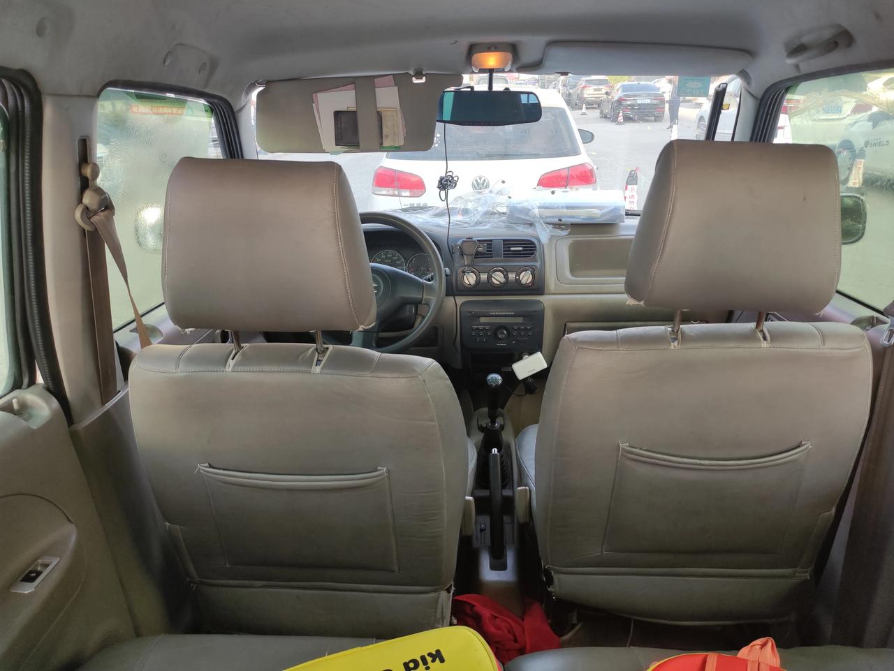 今天收了一辆铃木小面包车北斗星16年1月上牌手动挡10自吸目前跑了9万