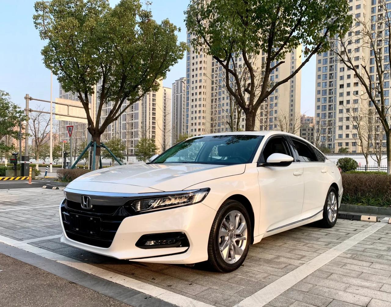 本田雅阁上牌日期:2021年3月车辆车型:轿车车辆产地