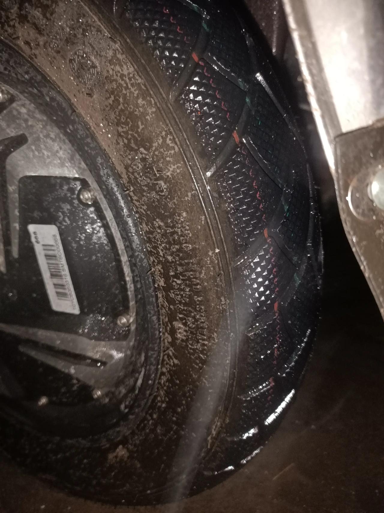 温州头条#今天电瓶车爆胎,多谢保安大叔帮我照看9箱香肠,我