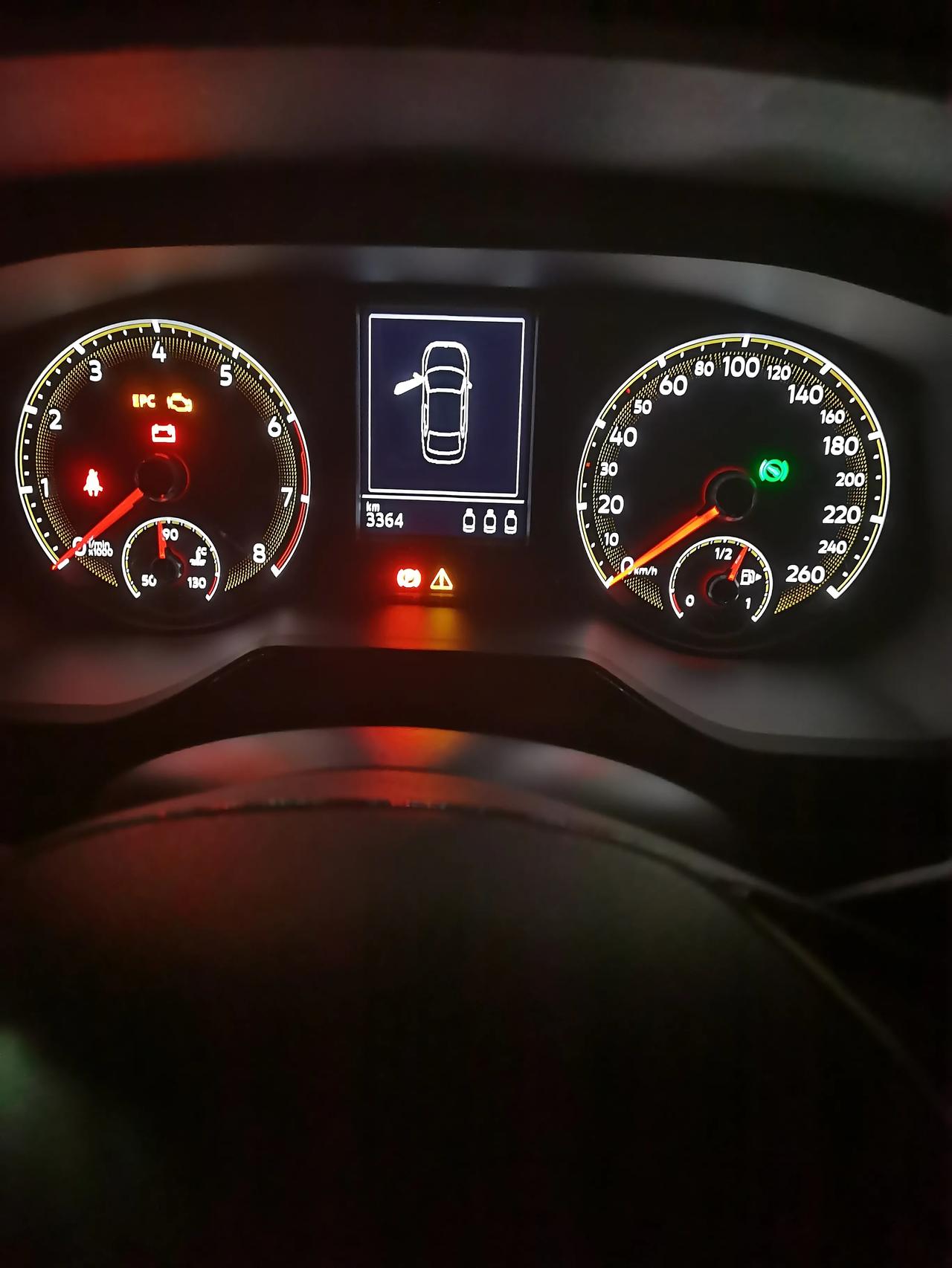 宝来21款仪表盘黄灯亮了,什么原因啊,有没有知道的,讲解一下