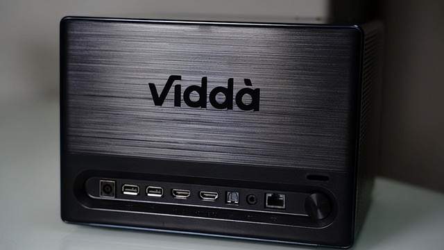 年轻人第一台4K投影仪，Vidda C1与峰米V10，谁能更胜一筹？