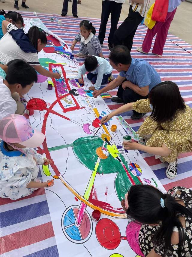 临渭区桥南镇平和村举办“童心向党 快乐成长” 六一儿童节活动