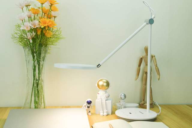 真正懂护眼的台灯，南卡护眼灯L1，家长安心之选