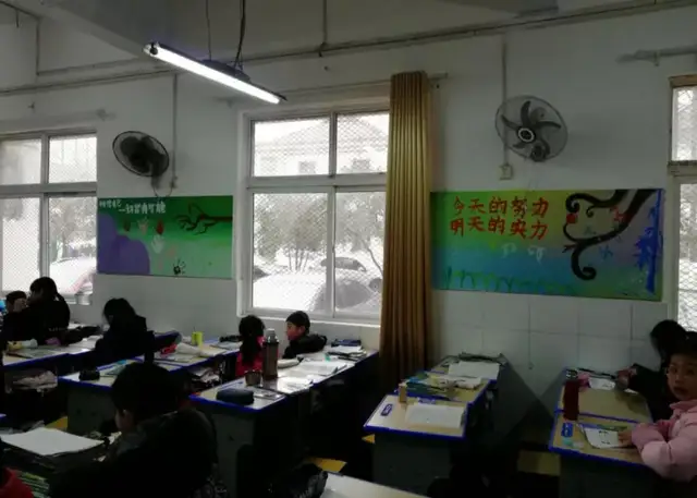 曾都区实验中学黄兴华：培养自主管理能力 激励学生自主成长黄兴华,班级管理模式