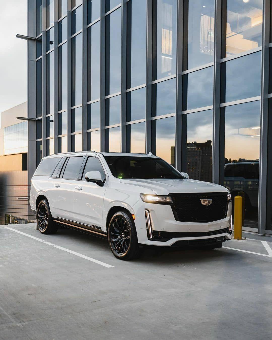凯迪拉克凯雷德白色更加大气真是好看啊