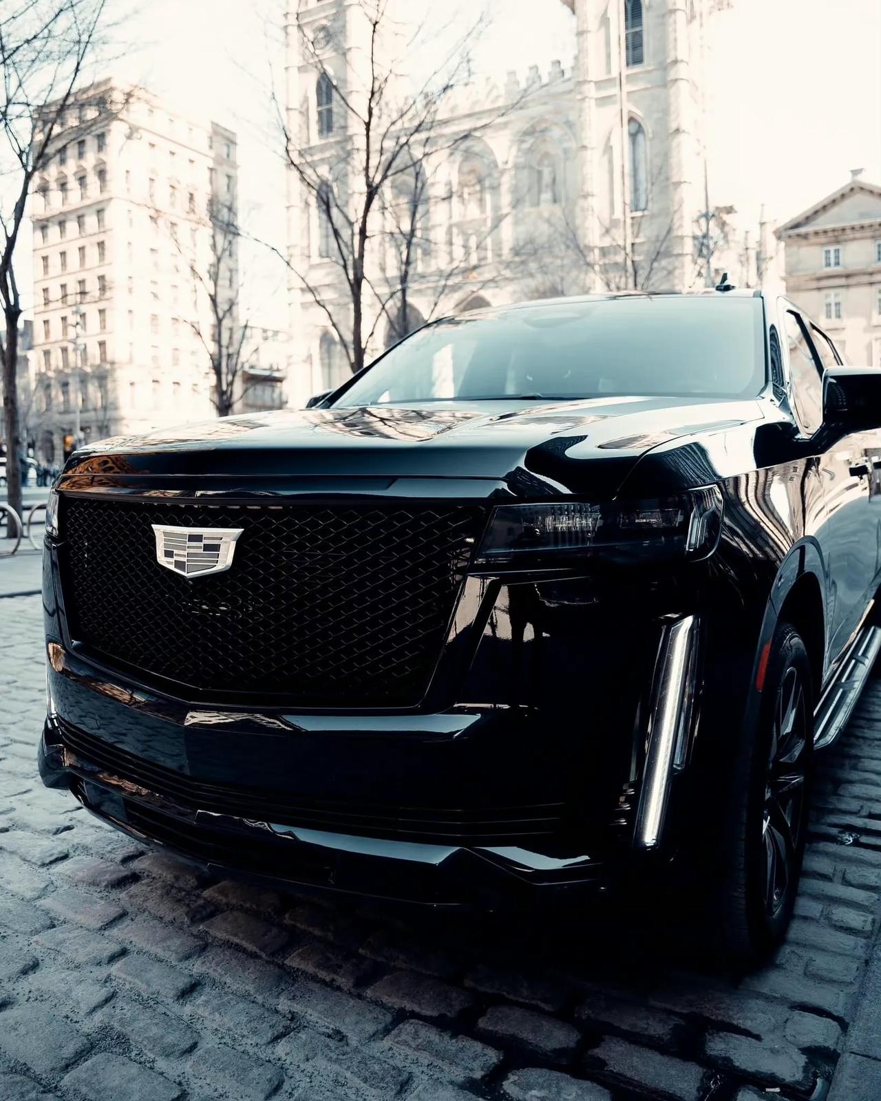 纯黑色巨无霸凯迪拉克凯雷德大车中的大哥大凯雷德