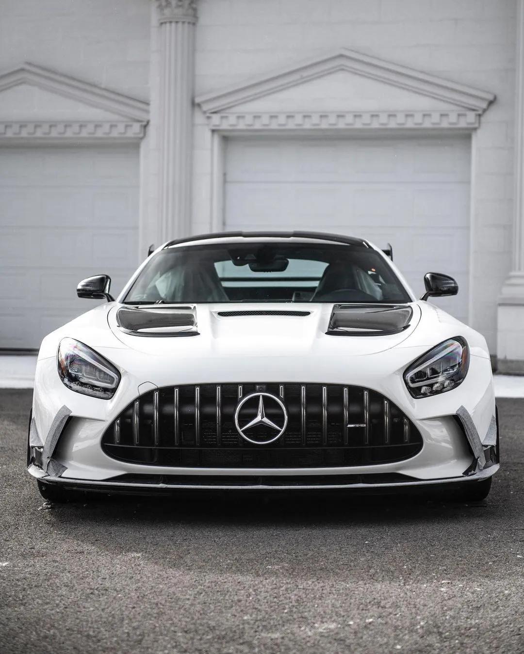 白色看着太舒服了梅赛德斯amggt超跑汽车奔驰