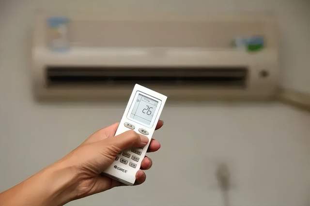空调开一晚上还是开一会比较好？空调最省电的使用方法