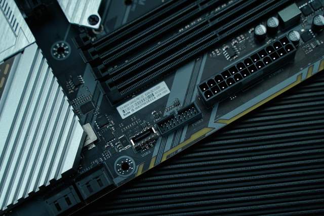 用得流畅，性价比高。体验七彩虹B660M gaming pro V20