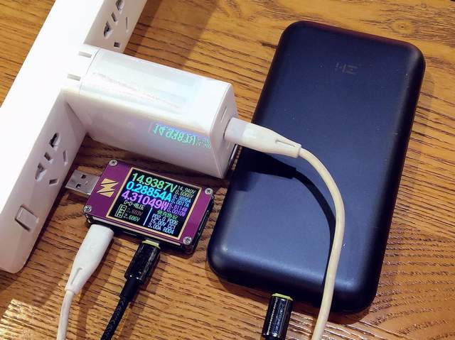 年终好物推荐：一个顶多个，ORICO 100W氮化镓充电器上手实测