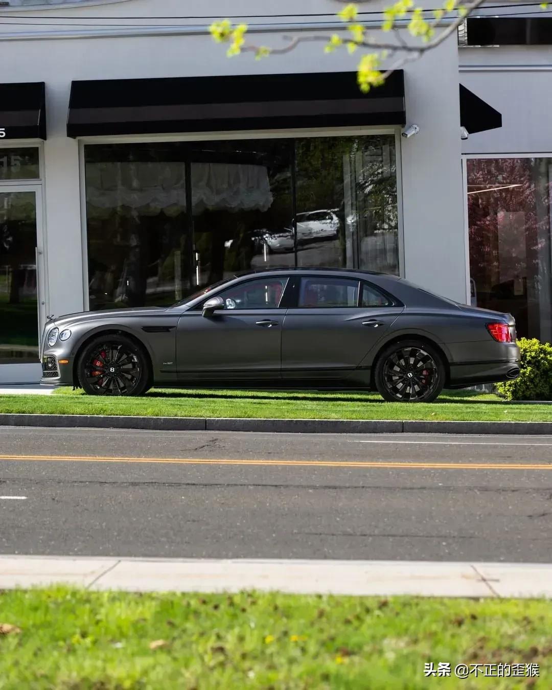 绅士又运动妥妥的霸道总裁宾利飞驰