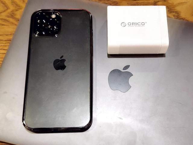 年终好物推荐：一个顶多个，ORICO 100W氮化镓充电器上手实测