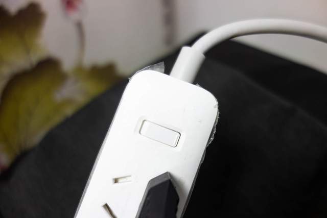 科技为硬件赋能，小米智能插线板2为安全赋能