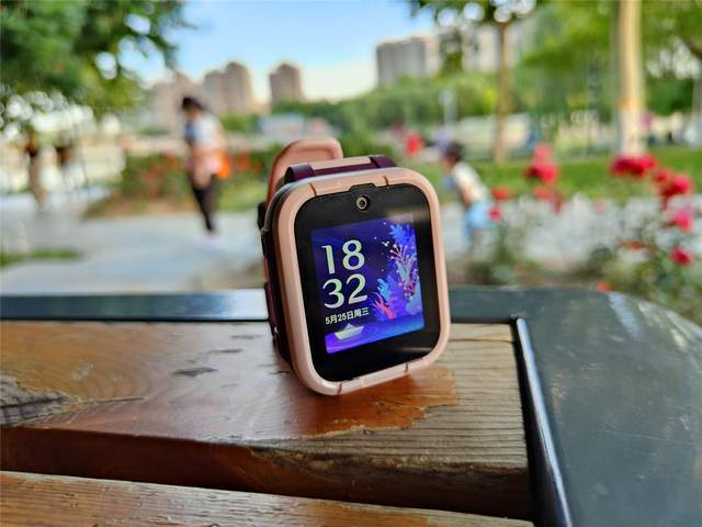 提前给孩子的六一儿童节礼物—支持微信畅聊的360儿童电话手表10X